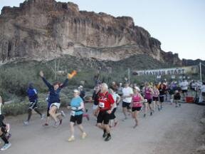 Middle of the pack runners at the marathon start